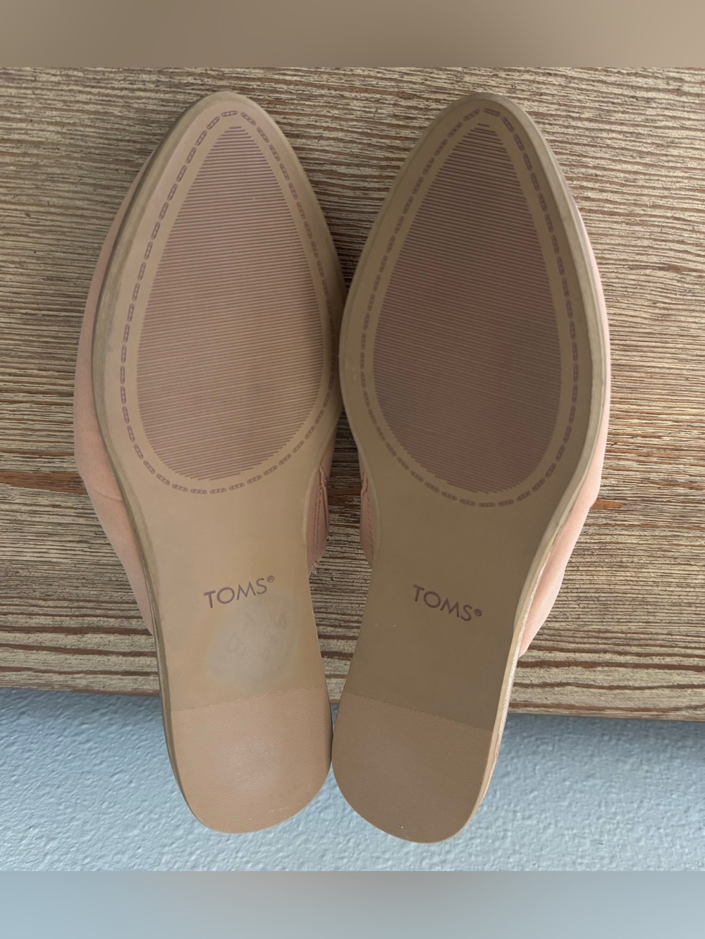 Toms Jade mules women’s size 7 blush taupe faux suede flats shoes slip on EUC - Picture 8 of 9